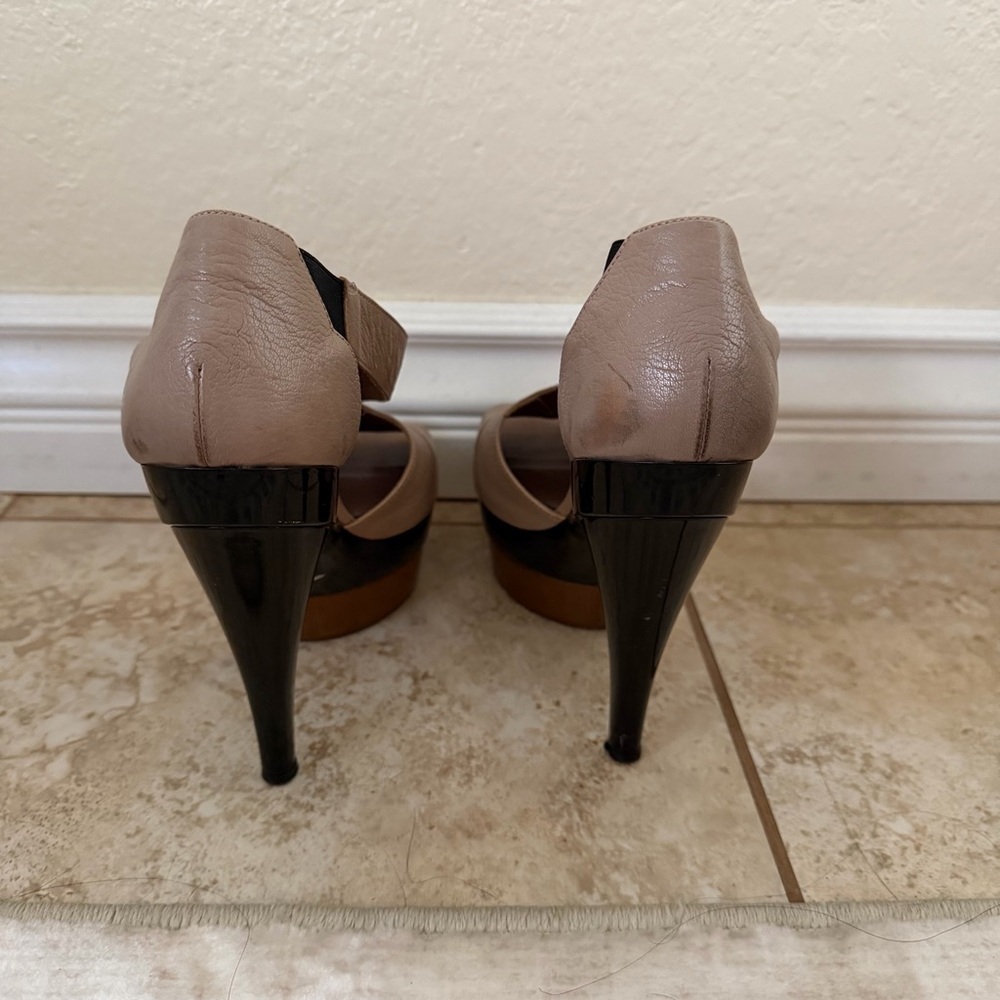 Marni leather T-strap platform pumps neutral and black color block - Picture 7 of 11